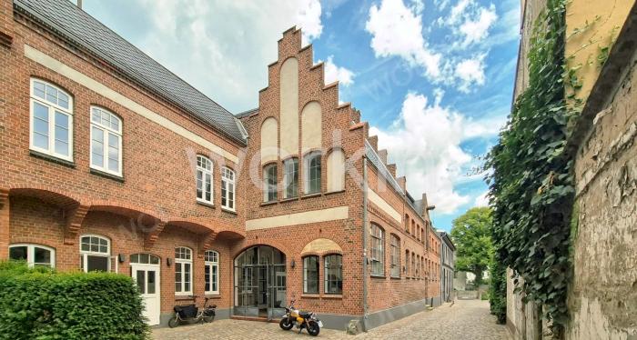 Büro mieten Hamburg-Sternschanze: Alte Pferdeapotheke + Stall, Neuer Pferdemarkt 23. nahe Dammtorbahnhof