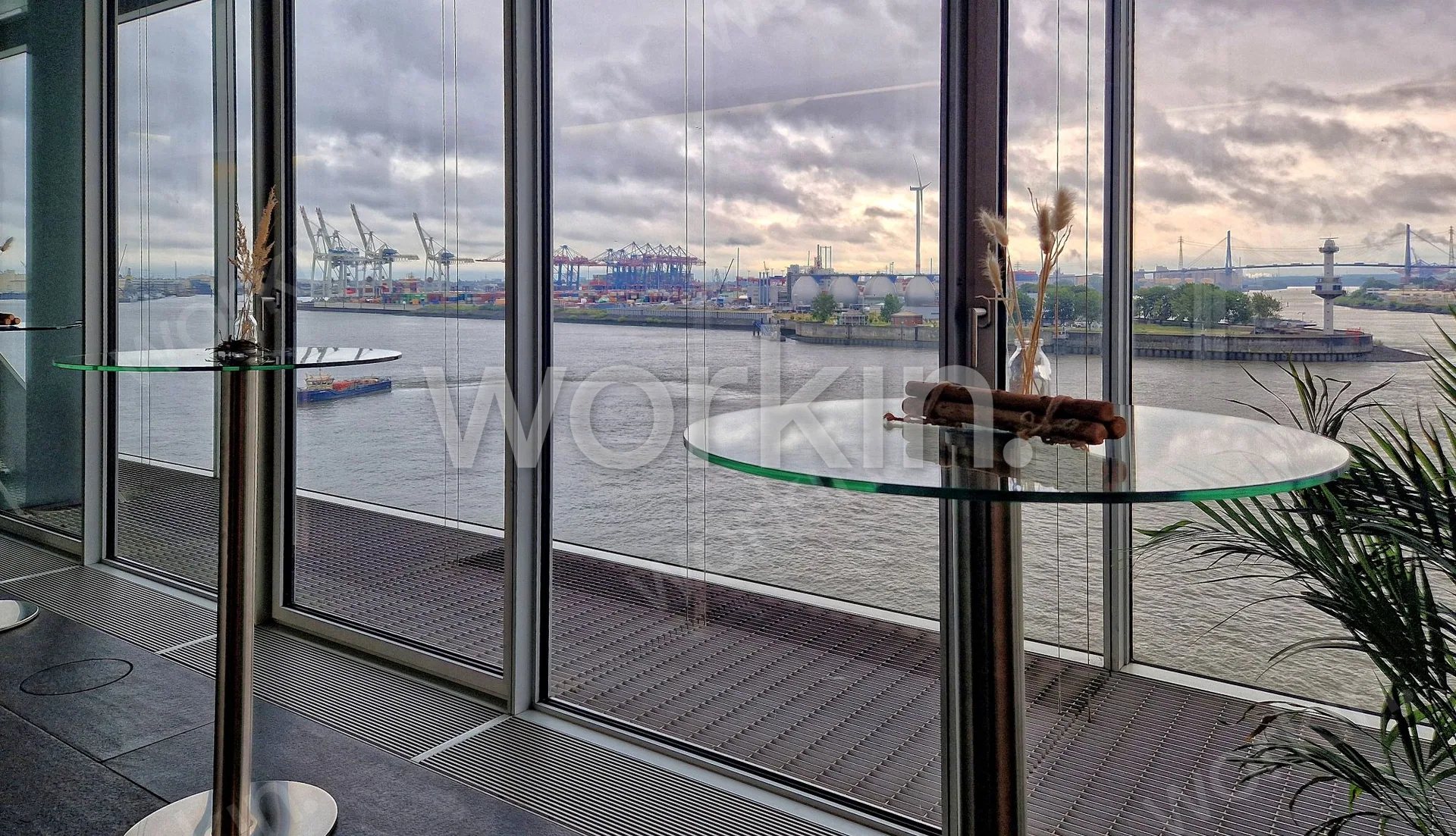 Büro mieten Hamburg-Altona: Dockland, Van-der-Smissen-Straße 9. nahe Bahnhof Altona. Foto 5