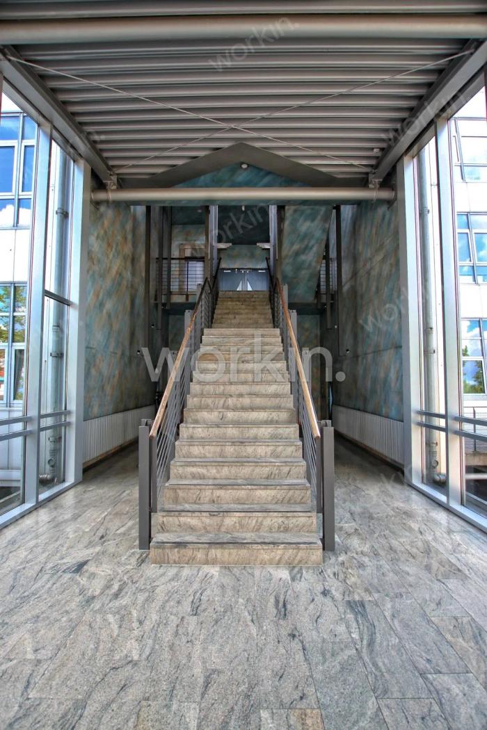 Büro mieten Hamburg-Altona: England-Terminal, Van-der-Smissen-Straße 1-2. nahe Königstraße. Foto 4