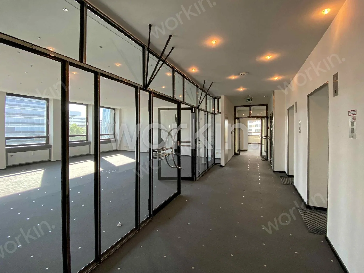 Büro mieten Hamburg-Winterhude: Lotto Haus, Überseering 4. nahe Sengelmannstraße. Foto 2