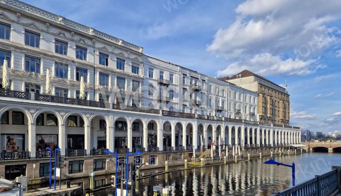 Büro mieten Hamburg-Neustadt: Rathausblick, Alsterarkaden 12. nahe Hauptbahnhof. Foto 3